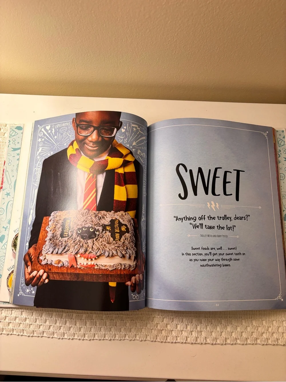 Scholastic Harry Potter Baking Book - White, Gold, Red, Green, Black